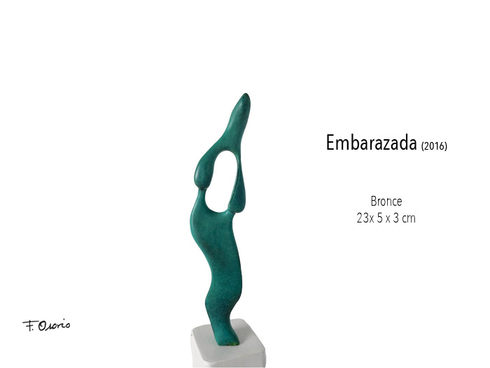 Embarazada, escultura en bronce de Federico Osorio